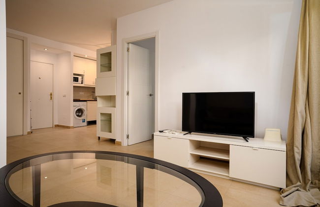 Beachside Apartment With Shared Pool - Photo 8