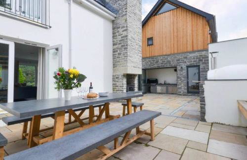 Priory House; sleeps 6-20 - Foto 15