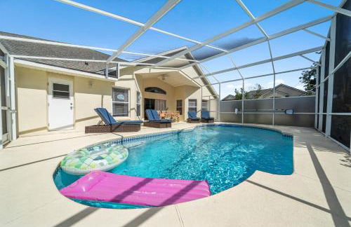 Stunning 4-bedroom Villa w/ Pool - Close to Disney Parks and Gulf Courses! - Photo 41