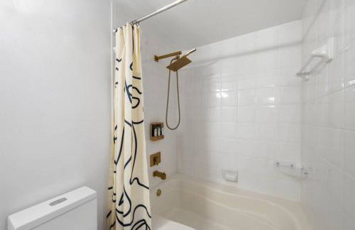 Stylish City Place WPB Escape King Bed and Den - Foto 21