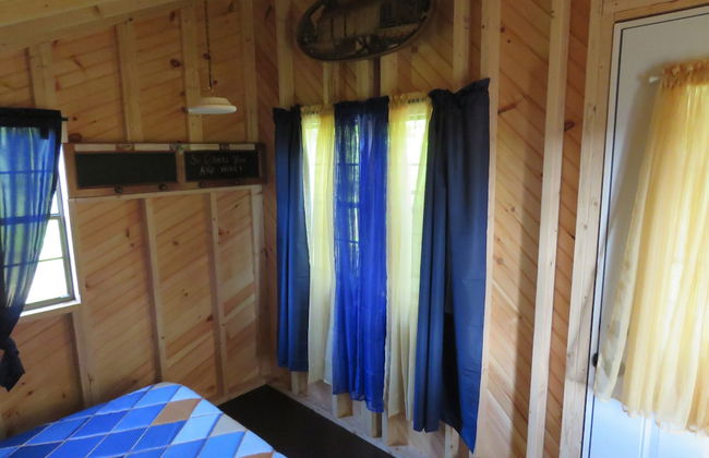 Schlafmans Hollow Solar Cabins - Photo 3