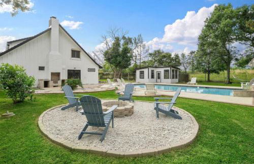 Sprawling estate with private pool and game room and guest house - Foto 40