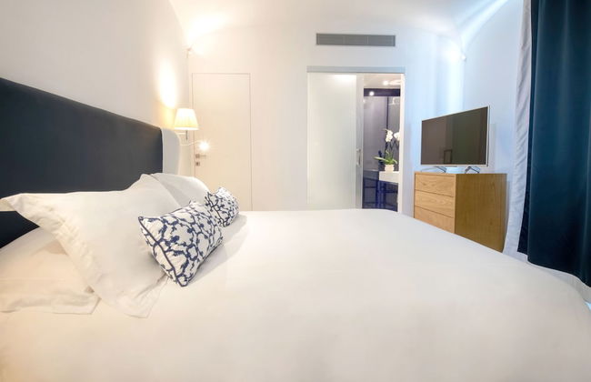 Luxury Villa with Penthouse, Pools and Sea View - Photo 33