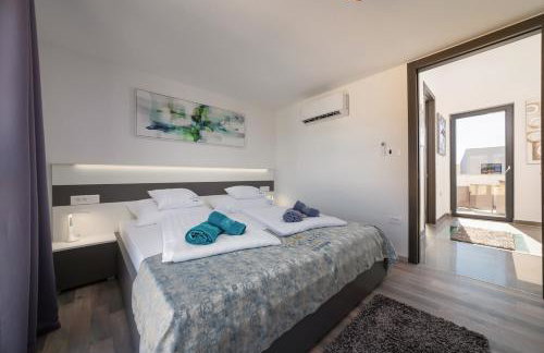 Villa Ampla with heated wellness pool near Poreč - Foto 2