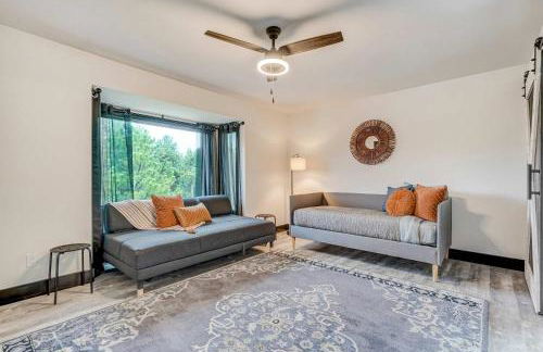 Oak Hills Estate Luxe Forest Escape Near USAFA - Foto 30