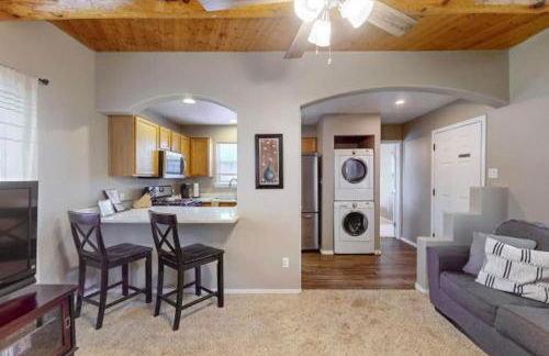 2 Bed 1 Bath with fully Stocked Kitchen - Foto 4