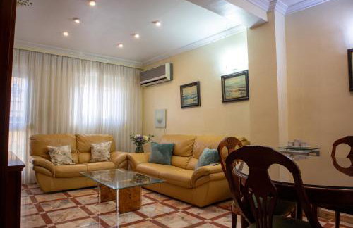 Piso de 3 habitaciones a las afueras de Sevilla - Foto 1