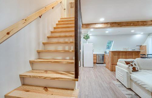 Walk to Fox Lake Pet-Friendly A-Frame with Fire Pit - Foto 15