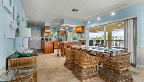 Sunset Harbor Waterfront Villa with Dock Cabana Club - Foto 4