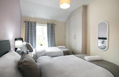 Manvers House, Rotherham for contractors, Families, free parking, Spacious, WIFI, modern - Foto 8