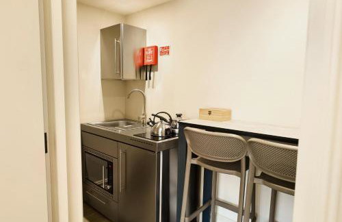 George Apartments - Photo 8