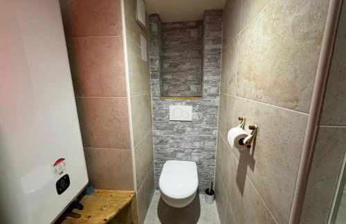 L'Alcôve Secrète Suite médiévale avec Spa - Foto 27