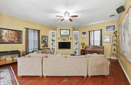 Charming 3BR Oasis Comfort, Pool & Sunshine home - Foto 18