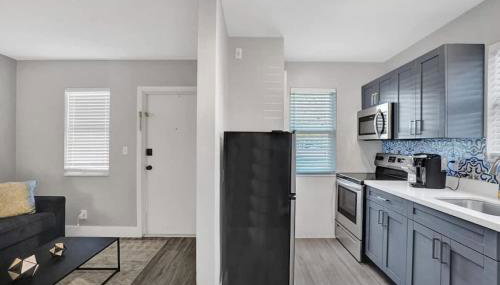 Rustic Retreats Spacious 1BR For 4 guests In The Heart of Fort Lauderdale - Foto 2