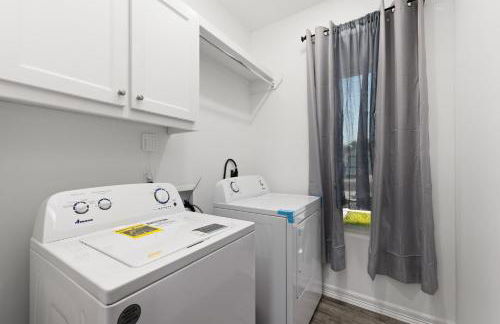 Spacious Modern 3 Bd 2Ba House with Garage and Parking - Foto 17