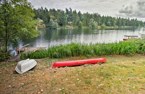 Anderson Island Retreat with Lakefront Deck and Canoe! - Foto 42