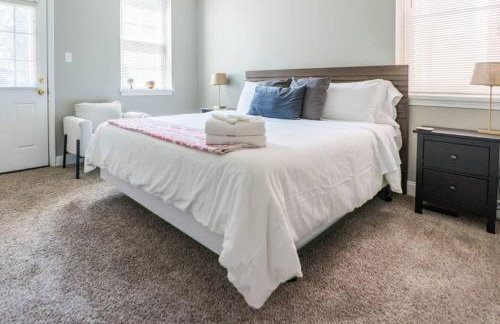 Beautiful 6BR 2 Kitchens Duplex By StayStLouis - Foto 14