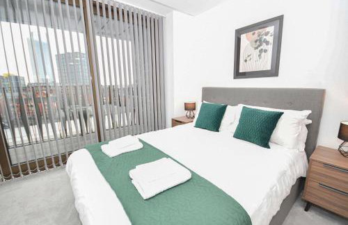 Contemporary Flat in Central Manchester w Balcony - Photo 18