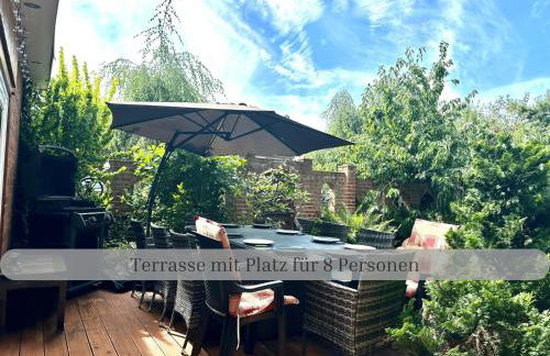 Lodge of Africa - einzigartige Themenzimmer, eingezäunten Garten, Sauna, Whirlpool & Kamin, Hunde willkommen, Gasgrill, voll ausgestattete Küche, großer Essbereich, Hamburg & Stade in der Nähe - Photo 38