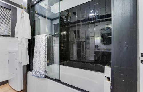 Spring Retreat Sauna, Hot Tub & Rooftop Firepit - Foto 59