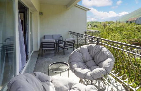 Lovely Apartment In Kucice With Wifi - Photo 2