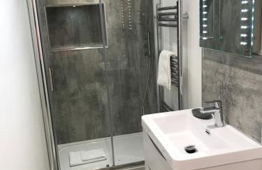 Cliff House - a stunning sea view 2 bed apartment in Porthleven - Foto 9