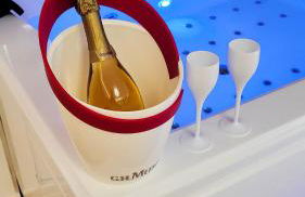 - LA SUITE DELOS - JACUZZI 2 PLACES - CENTRE VILLE A PIED - LIT QUEEN SIZE - PARKING PRIVÉE - WIFI - City Center within walking distance - - Foto 4