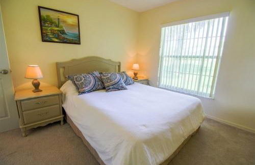 Hernando 4BR-3BA Private Pool Oasis - Photo 10