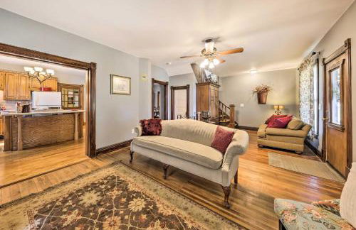 The Farm House with Deck and Historic Charm! - Foto 6