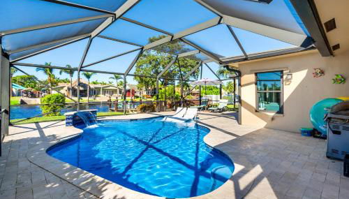 VacationSunwind Delray home! Water Front Pool Dock near Beach - Photo 5, sunbed