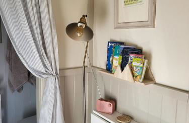 Sunrise Shepherd's Hut - Photo 10