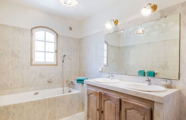 Nice Holiday Home in Lorgues - Foto 16