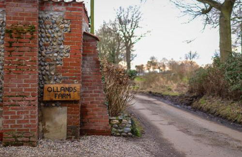Barn in Happisburgh sleeping 2 and welcoming 5 dogs - close to beach! - Photo 29