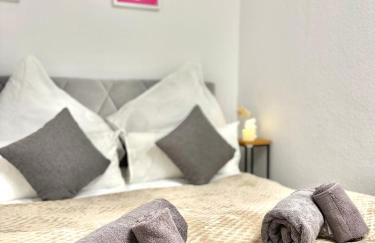 REGENCY Apartments - Traumhafte zentrale 40m2 Wohnung mit Kinoleinwand, WiFi und Netflix - Foto 4