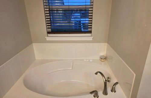 Suburban Dream House - Foto 14