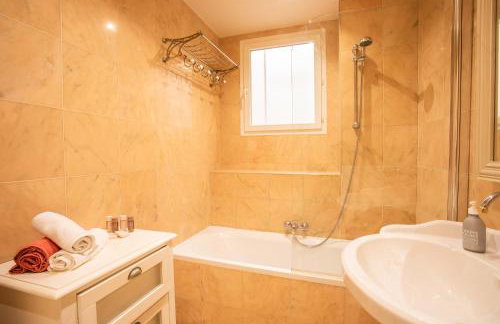 LE FOCH AP4244 By Riviera Holiday Homes - Foto 19