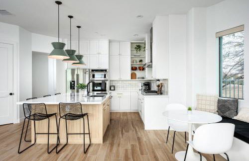 Mountain views swimming a private escape at Sonoran Serenity - Foto 49