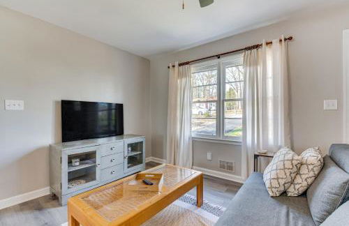 Bring Your Pets! Family Haven with Yard in Mableton - Foto 5