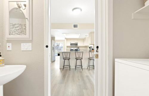 Pool-side Villa with Perfect Views - Foto 51