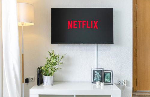 Penthouse - Sea Views & 5min to Beach - Fast WiFi - AC - Foto 8