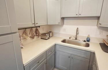 Modern Eclectic 2BR Near Petco, Balboa Park & Zoo - Foto 17