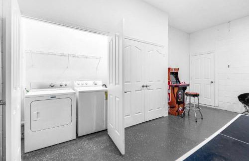 Vista Home near Disney - NEW heated hot tub - games room - Foto 27