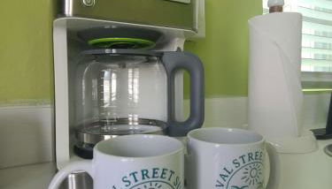 Duval Street Suite overlooking Duval with parking and pool - Foto 4