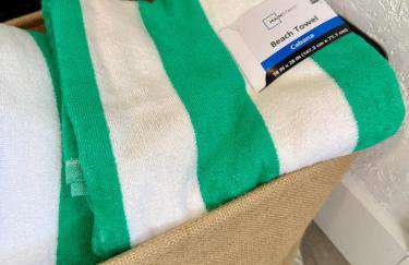 Studio Apartment parking, laundry, full kitchen! - Foto 8