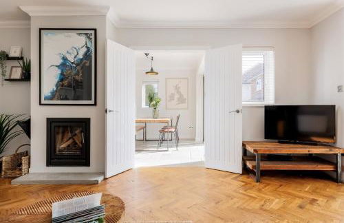 Ashtree House - Photo 1