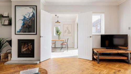 Ashtree House - Photo 1