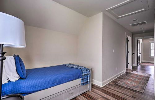 Scenic Mtn Retreat with Wooded Backyard and Fire Pit! - Foto 21