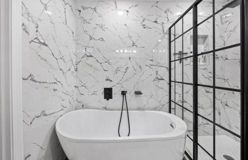 New! Flower Mound Home with Pool and Firepit - Foto 6