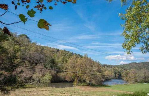 Riverside Relaxer w/Hot Tub+Fire Pit +Wifi & view - Foto 71