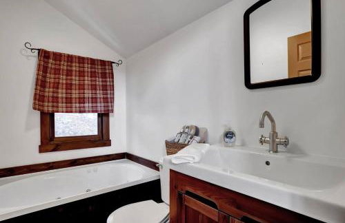 5 Bedroom Suites Hot Tub Jacuzzi Tub & Game Room - Photo 45